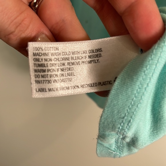 Womens tee shirt, size medium - Picture 10 of 15